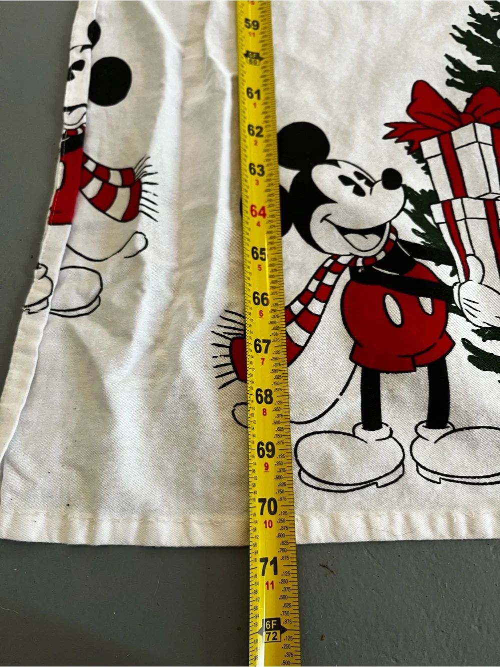 Disney Mickey and Minnie Mouse Christmas 100% Cotton Shower Curtain 72in L 65inw